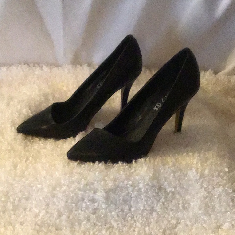 Aldo black pumps 6